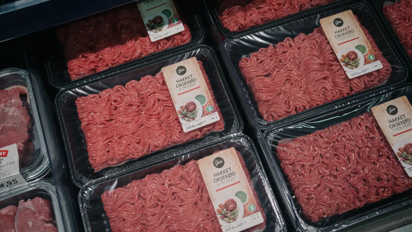 Danish Crown erkender, at en del supermarkeder lige nu mangler nok oksekød.
