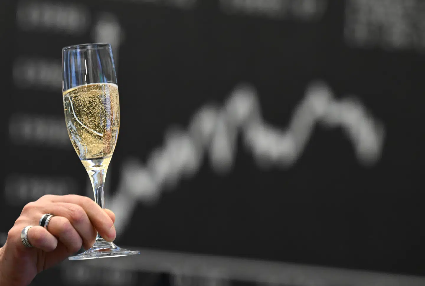 Hvor nogle pensionskunder har kunnet skåle nytåret ind med et godt afkast, har andre kun fået halvt så meget ud af deres pensionsinvesteringer.