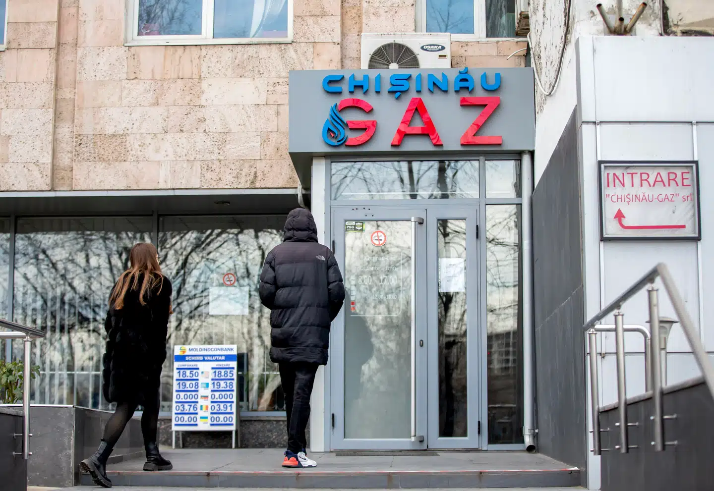 Chisinaugaz-bygning i Chisinau, Moldova. Transnistrien har af politiske årsager sagt nej til at modtage gasleverancer fra Moldova, og derfor lyder det, at indbyggerne må klæde sig varmt på, bruge tykke gardiner og bruge elektriske varmeapparater. Foto: Dumitru Doru, Scanpix
