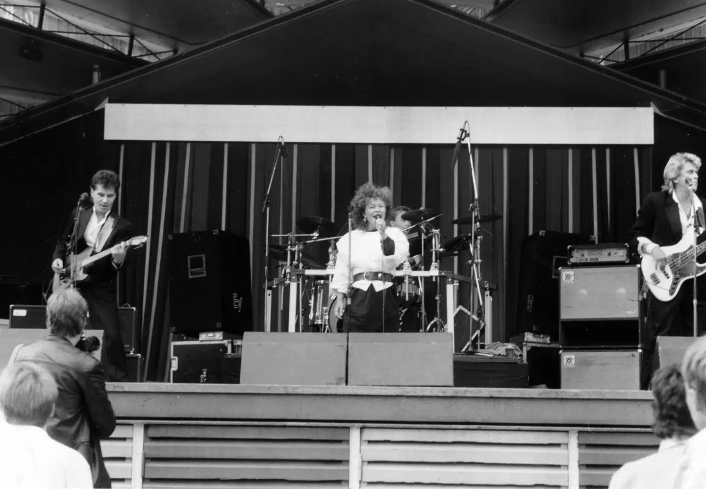 I det danske popband Rocazinos sang »Elsk mig i nat« bliver omkvædet frejdigt til »Love me tonight«. Arkivfoto: Scanpix