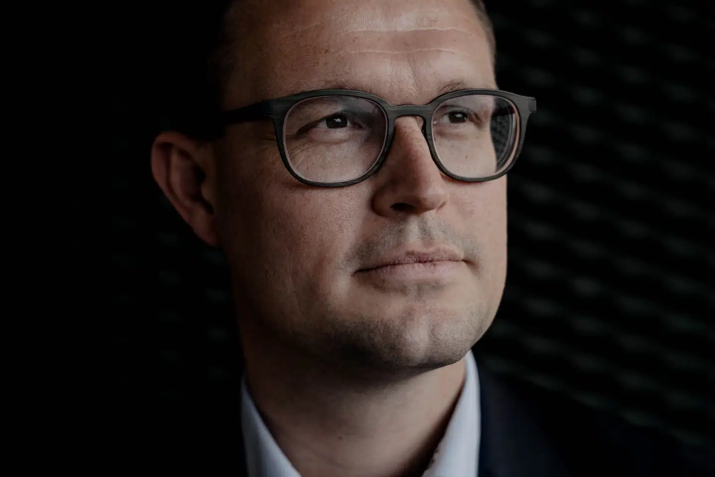 Politisk ordfører Christian Rabjerg Madsen forsøger at mane Folketingets partier til besindelse.