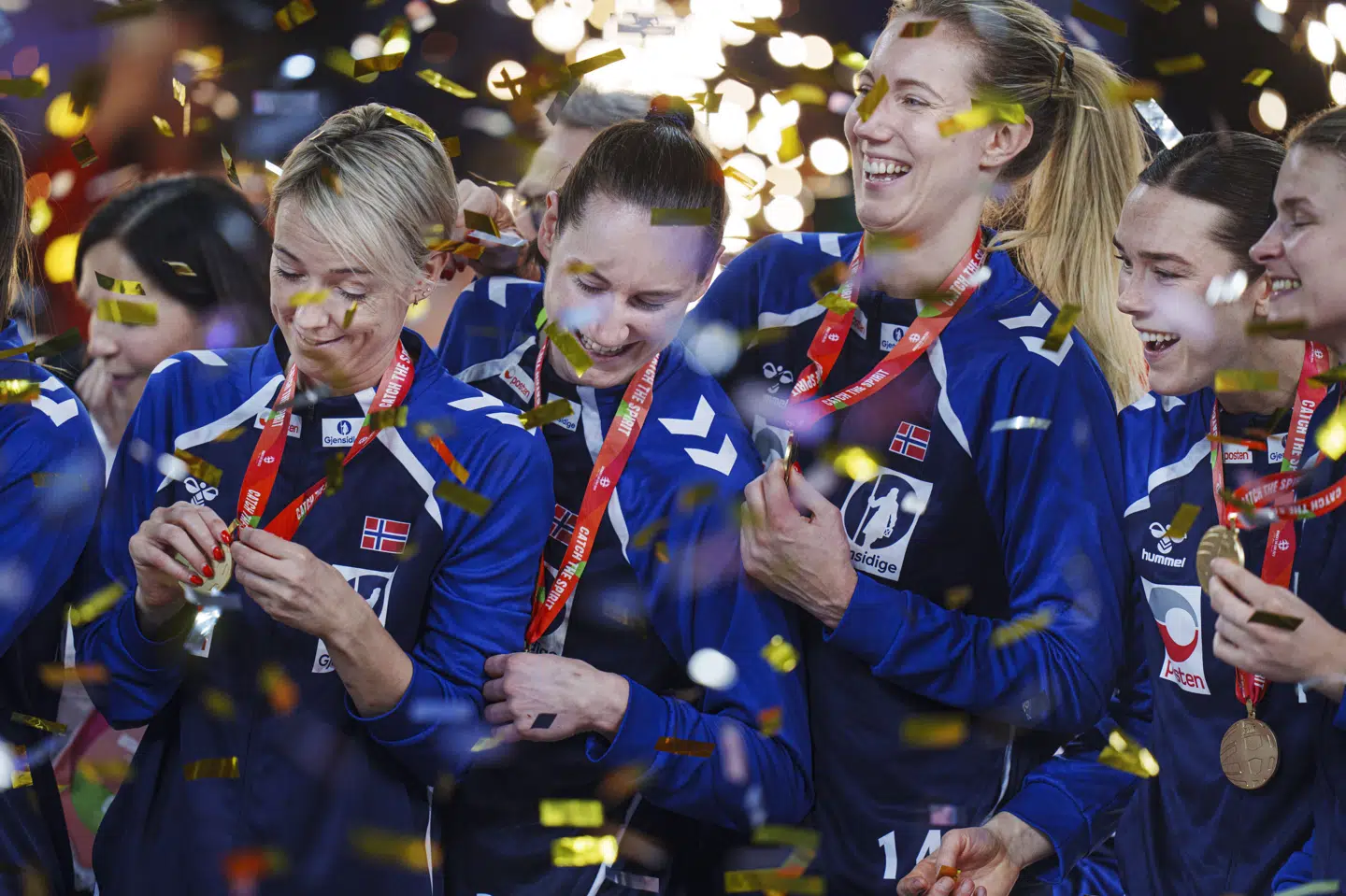 Norske Ingvild Bakkerud (nummer to fra venstre) var med til at fejre EM-guldet i december. (Arkivfoto).