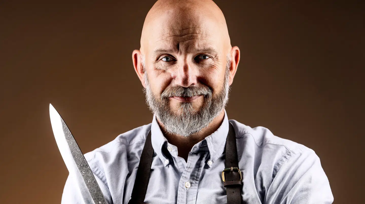 Thomas Castberg er B.T.s madekspert. Han er kok og tidligere tv-vært kendt fra fjernsynsprogrammerne Masterchef Danmark og Med kniven for struben.