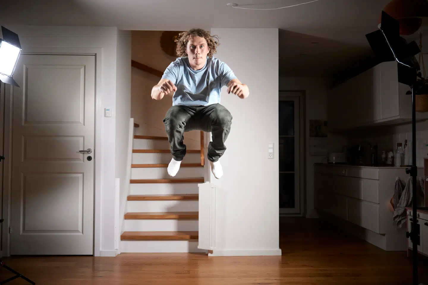 Tidligere freestyleskiløber Rasmus DJ viser her, hvilke fem øvelser der kan gøre dig stærk til skituren.