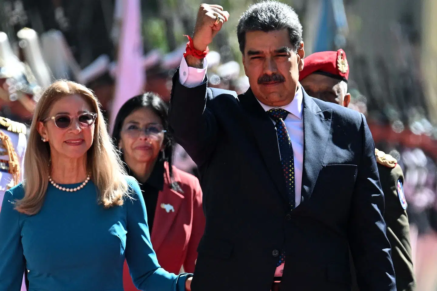 Nicolas Maduro og hans hustru, Cilia Flores, ankommer til parlamentet i Caracas, Venezuelas hovedstad.