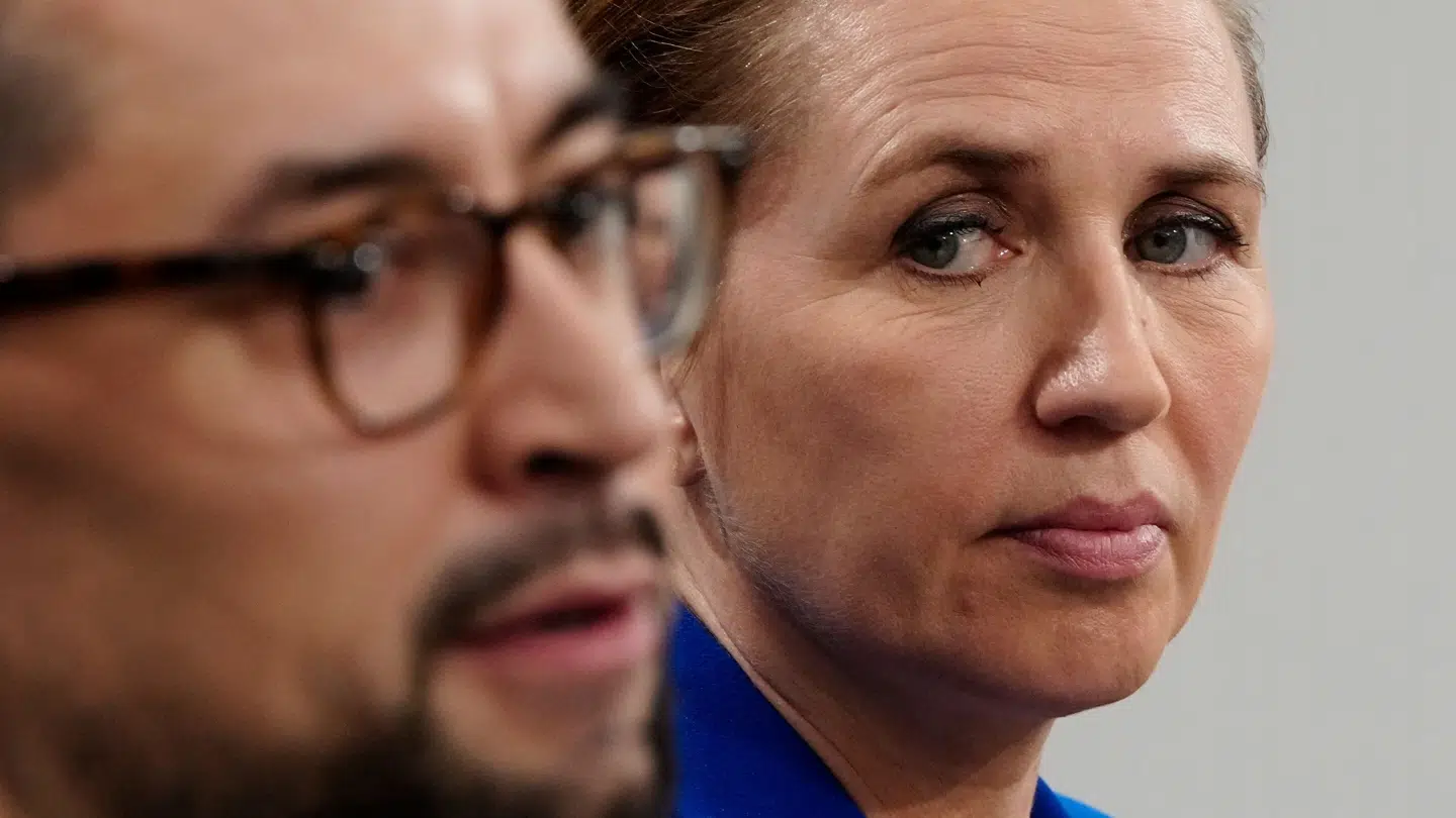 Ifølge Joachim B. Olsen går Mette Frederiksen på æggeskaller omkring Grønland.