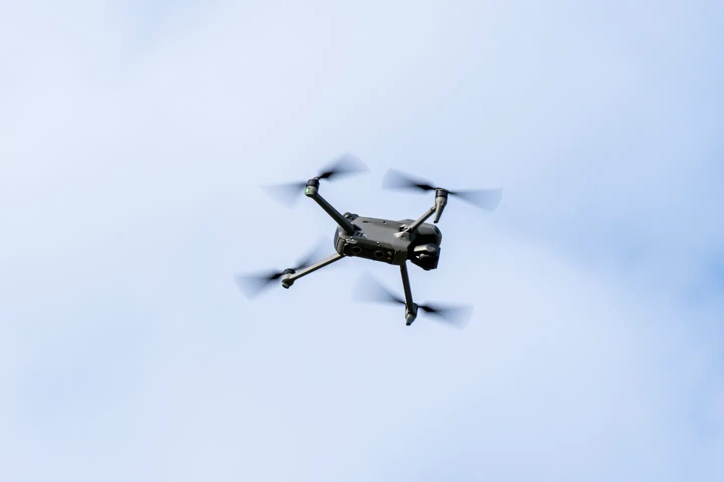 Politiet har fredag og lørdag modtaget tre anmeldelser om droner ved Køge Havn.