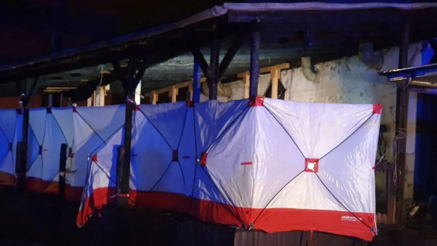 Efter eksplosionen blev restauranten spærret af. Seks mennesker mistede livet.