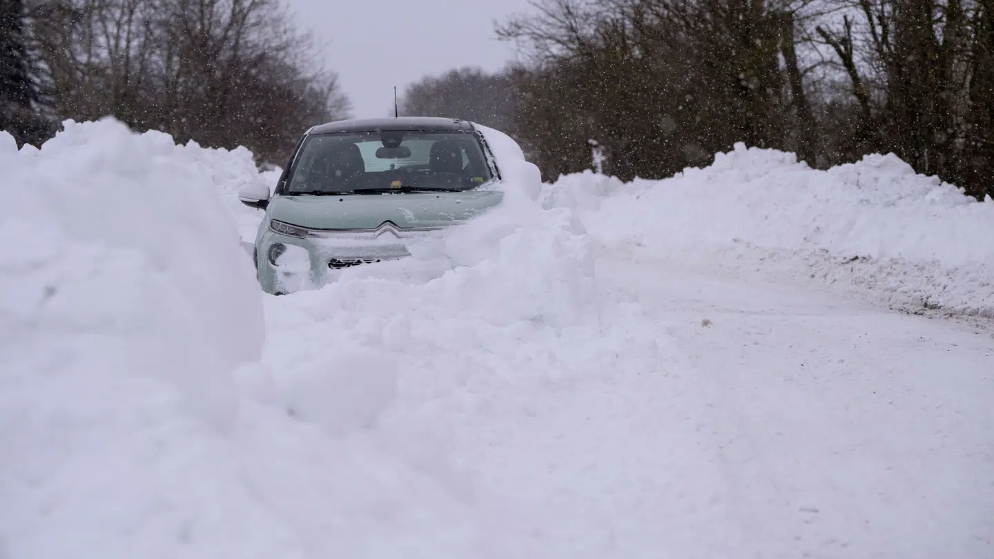 Dansk Autohjælp på Bornholm måtte rykke ud 42 gange på 24 timer. Billedet stammer sidste uge, hvor vintervejret gav problemer et andet sted i landet – og det viser altså ikke de omtalte forhold.
