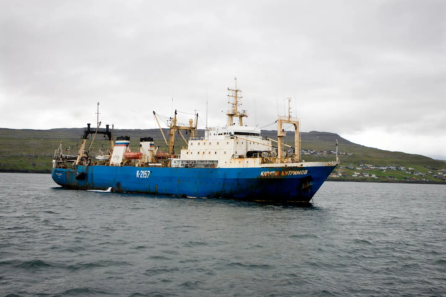 Også i 2025 vil russiske fiskekuttere sejle rundt i færøsk farvand.