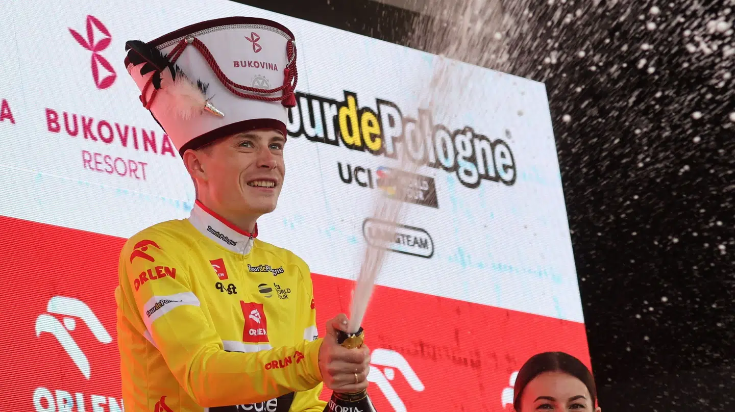 Jonas Vingegaard fejrede sin sejr ved Polen Rundt på behørig vis.