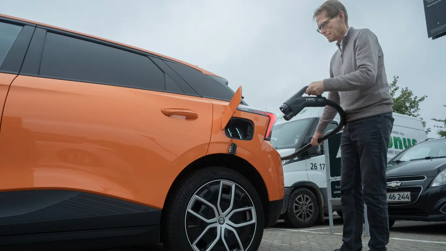 Danskere køber elbiler som aldrig før.