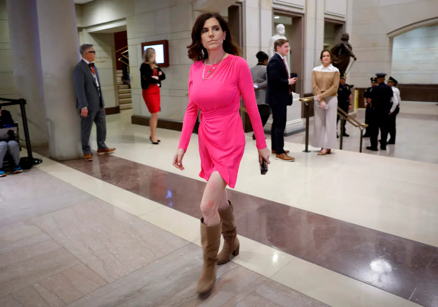 Nancy Mace repræsenterer South Carolina i Repræsentanternes Hus. Her ses hun forlade et møde med blandt andre Elon Musk den 5. december.