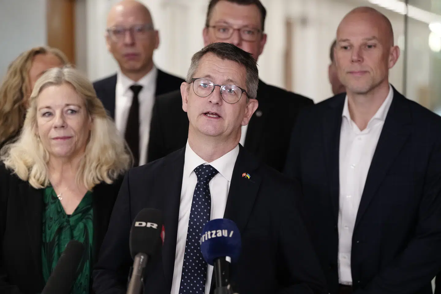 Beredskabsminister Torsten Schack Pedersen (V) og repræsentanter fra aftalepartierne præsenterer en politisk aftale som skal styrke Danmarks beredskab.