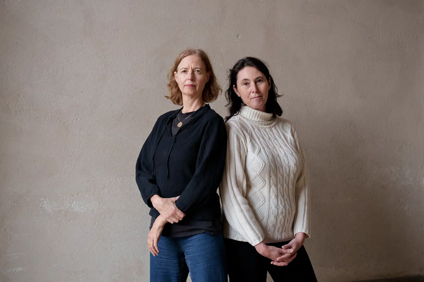 Manni Crone og Lene Kühle. De to forskere har forklaret, at de har mistet tilliden til bogen »Broderismen«. I Weekendavisen kaldte Lene Kühle bogen »en vanvittig bog«.