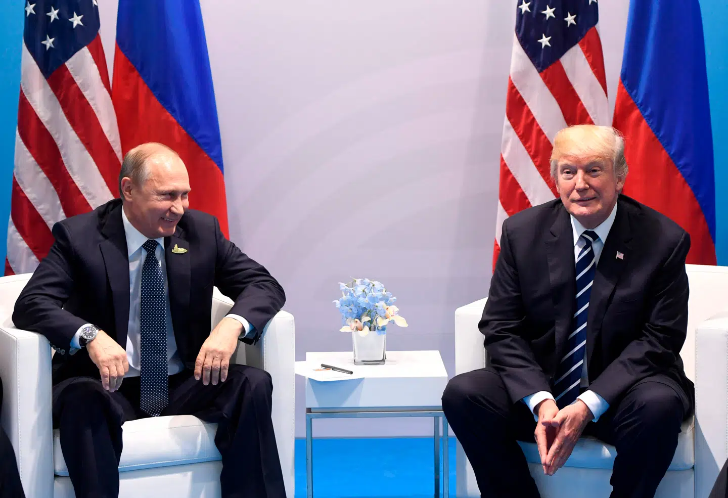 Trump baner vejen til den nye verdensorden, som Vladimir Putin har fablet om siden sin tale på Sikkerhedskonferencen i München i 2007, skriver Samuel Rachlin. Her ses de to statsledere i Hamburg i 2017.