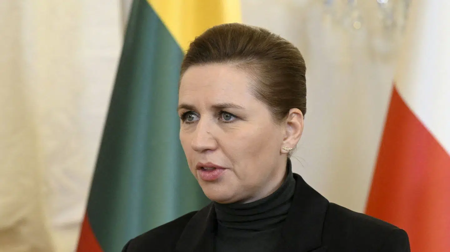 På et Nato-topmøde i Finland langede Mette Frederiksen ud efter et dansk værft. Det får nu Alex Ahrendtsen (DF) til at kritisere statsministeren.