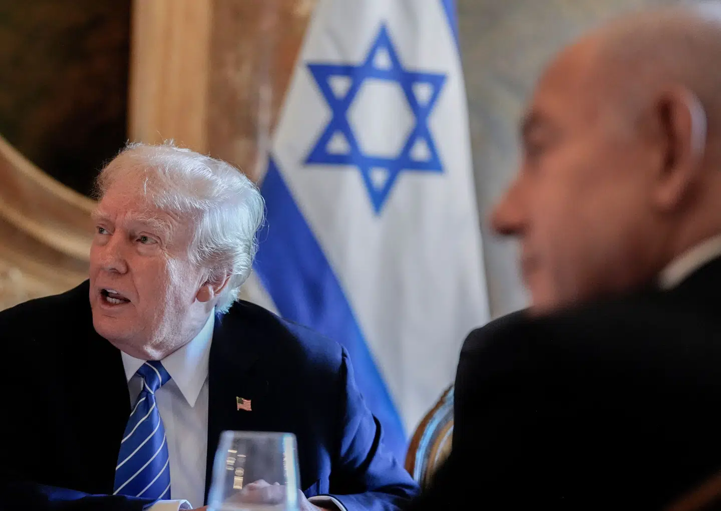 USAs kommende præsident Donald Trump under et møde med Israels premierminister Benjamin Netanyahu i juli. Arkivfoto: Alex Brandon, Scanpix