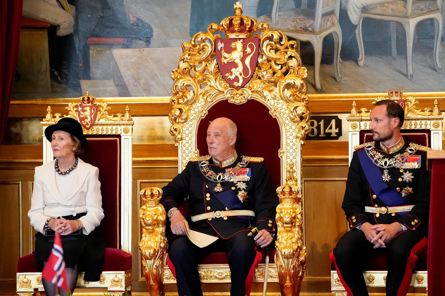 Her ses dronning Sonja, kong Harald og kronprins Haakon i oktober 2021.