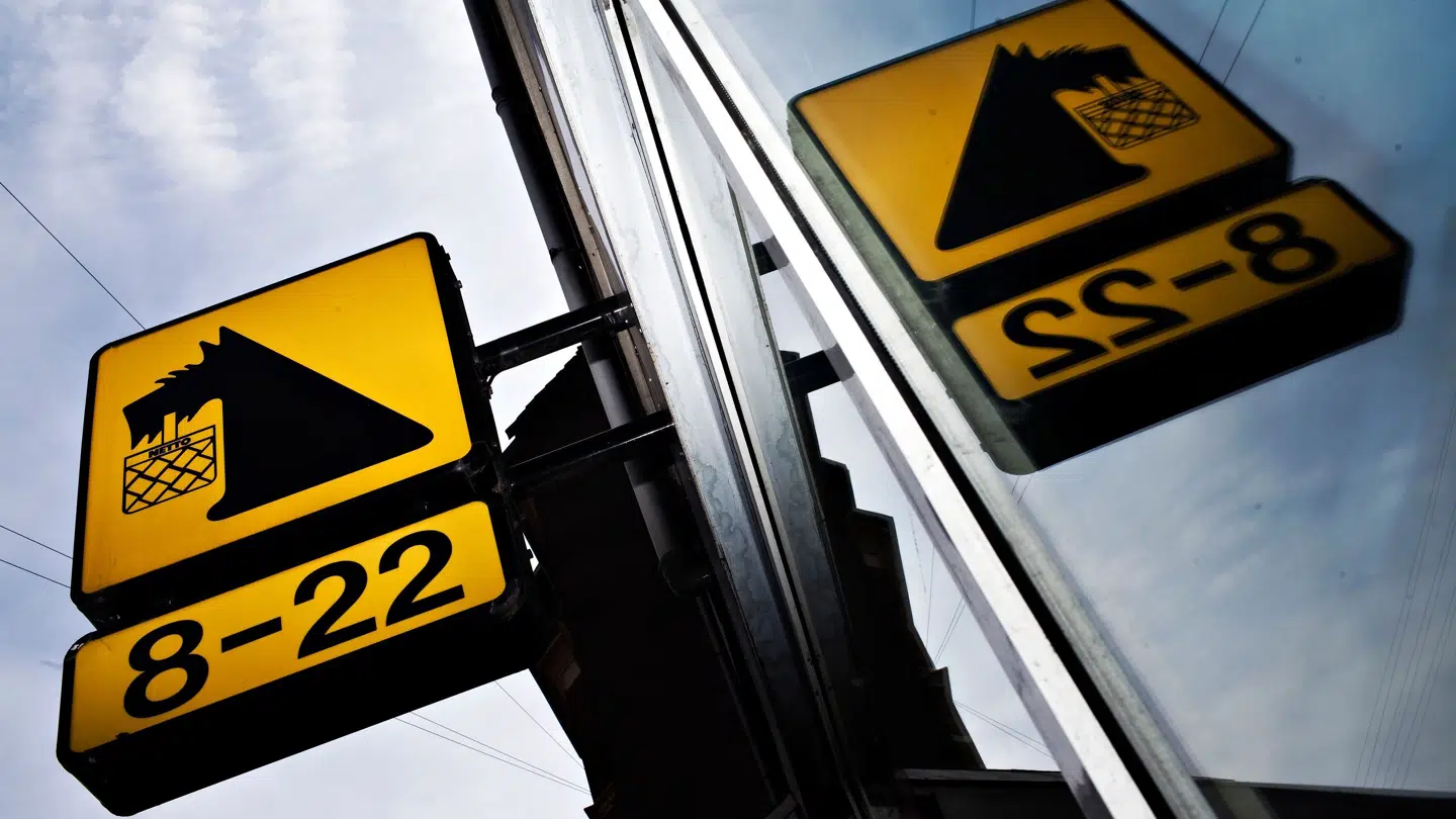 En 18-årig Netto-medarbejder fra Snekkersten i Nordsjælland blev overfaldet på vej hjem fra arbejde efter en episode i butikken.