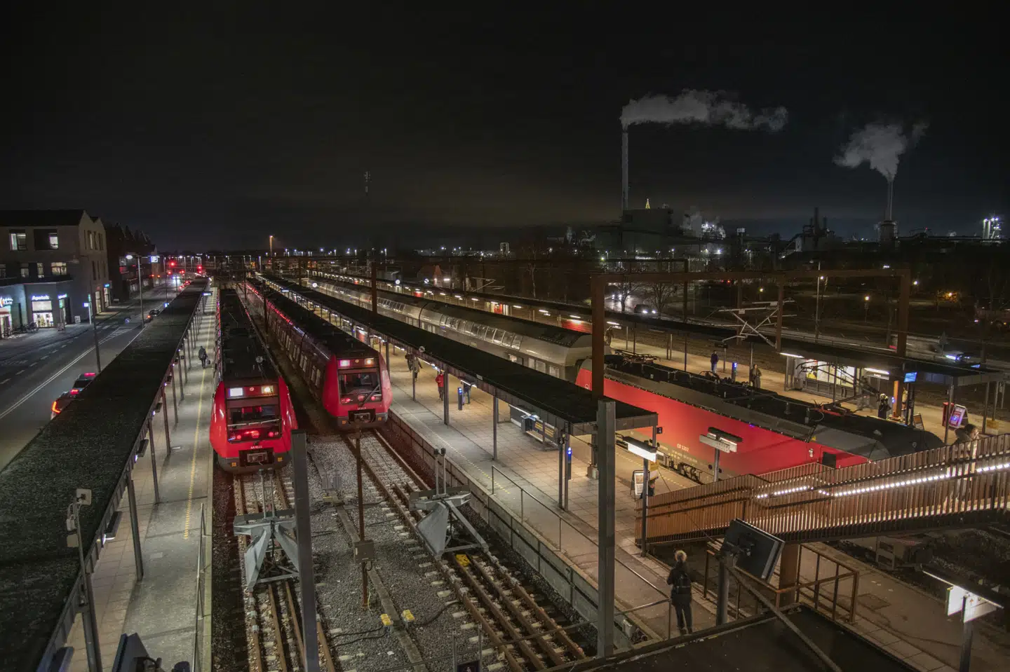Tony Bispeskov, Informationschef i DSB, oplyser, at den hyppigste årsag til forsinkelser for fjern- og regionaltog er "problemer med infrastrukturen". Det kan for eksempel være problemer med signaler, køreledninger eller sporskifter. (Arkivfoto).