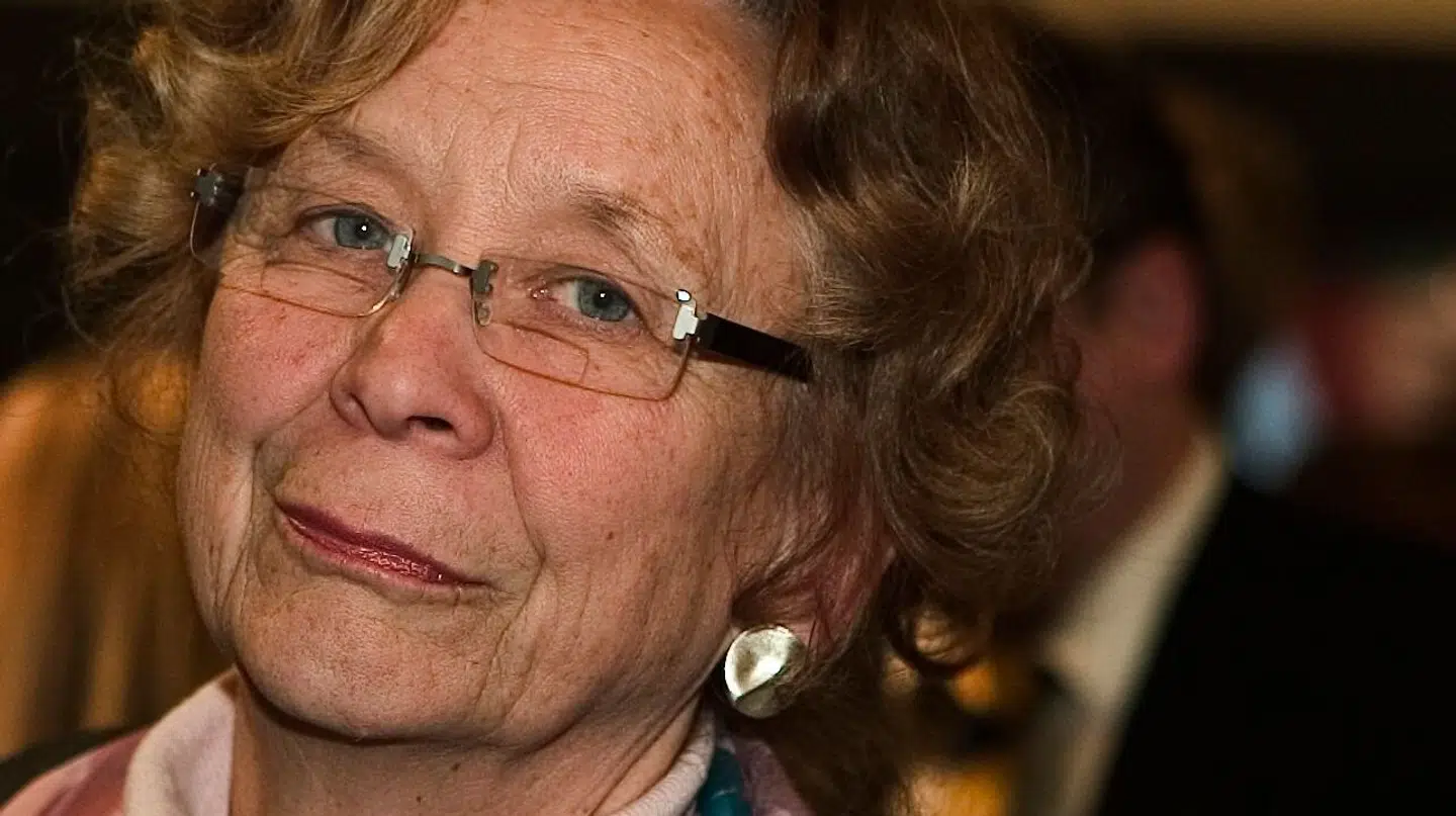 Tidligere sundhedsminister Ester Larsen er død, bekræfter familien over for Ritzau. Hun blev 88 år.