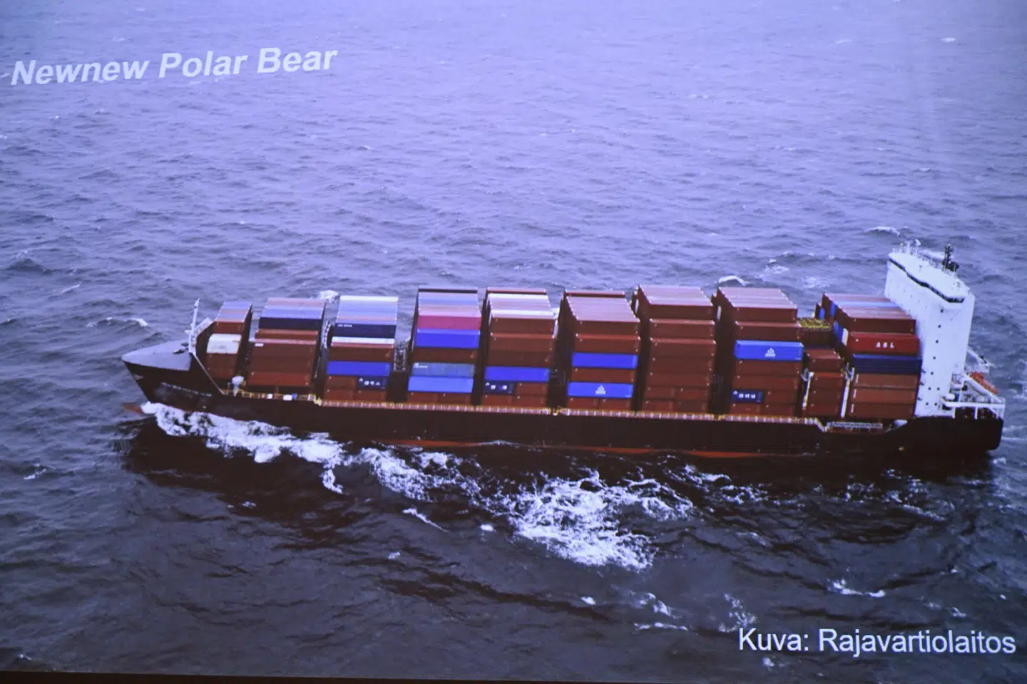 Den finske kystvagts billede af det Hong Kong-registrerede skib »Newnew Polar Bear« i oktober 2023.