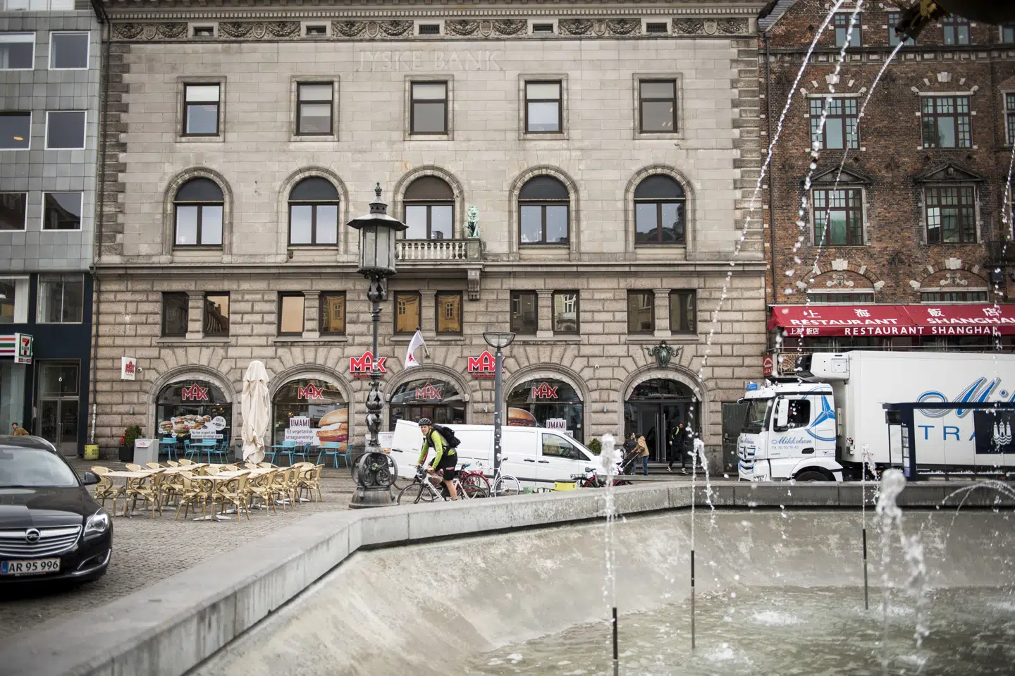 Københavns Andelskasse valgte i sensommeren 2017 at flytte fra Hellerup til hjertet af København som et symbolsk opgør med fortiden. Andelskassens nye domicil var på Gammeltorv 4, 2. sal. Finansiel Stabilitet overtog pengeinstituttet i september 2018. Samme år havde Finanstilsynet anmeldt andelskassen til politiet. (Arkivfoto).