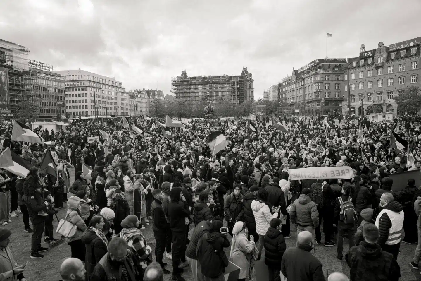 Herboende israelske Naama Cohen føler sig utryg, når store propalæstinensiske demonstrationer finder sted.