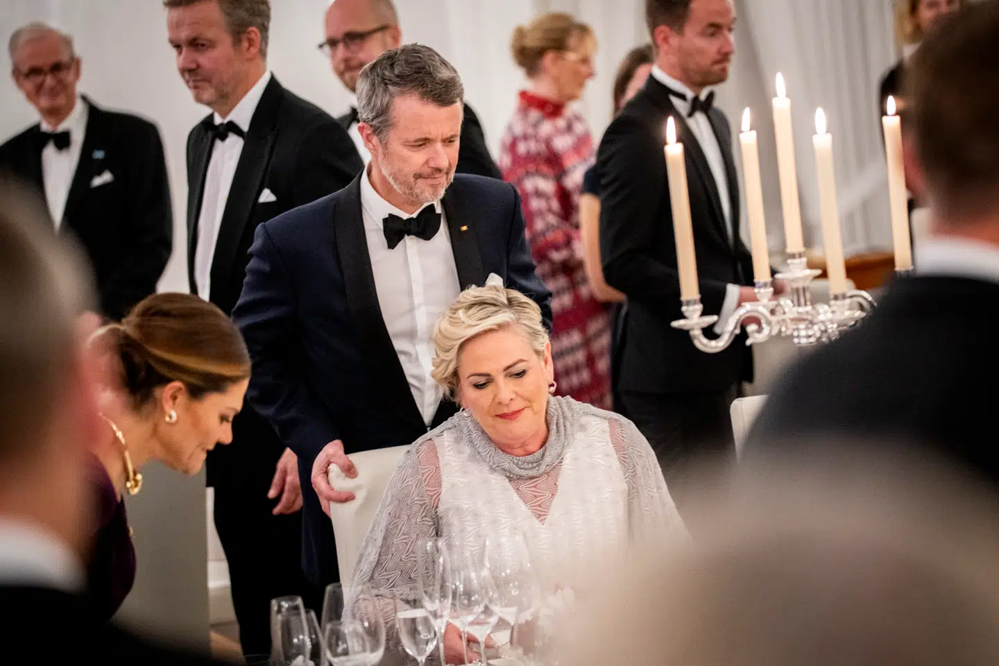 Kong Frederik lykønskede den islandske præsident Halla Tomasdottir, da hun blev præsident i august – og han inviterede hende sågar på statsbesøg i Danmark.