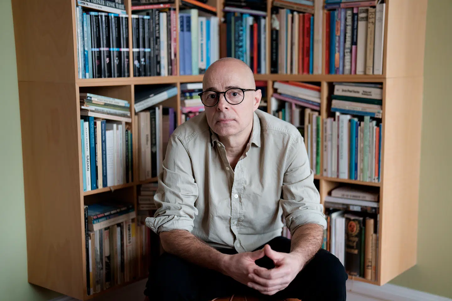 Niels Franks søster blev skudt af sin eksmand, der senere fik 14 års fængsel for drabet. Historien vil ikke slippe ham.