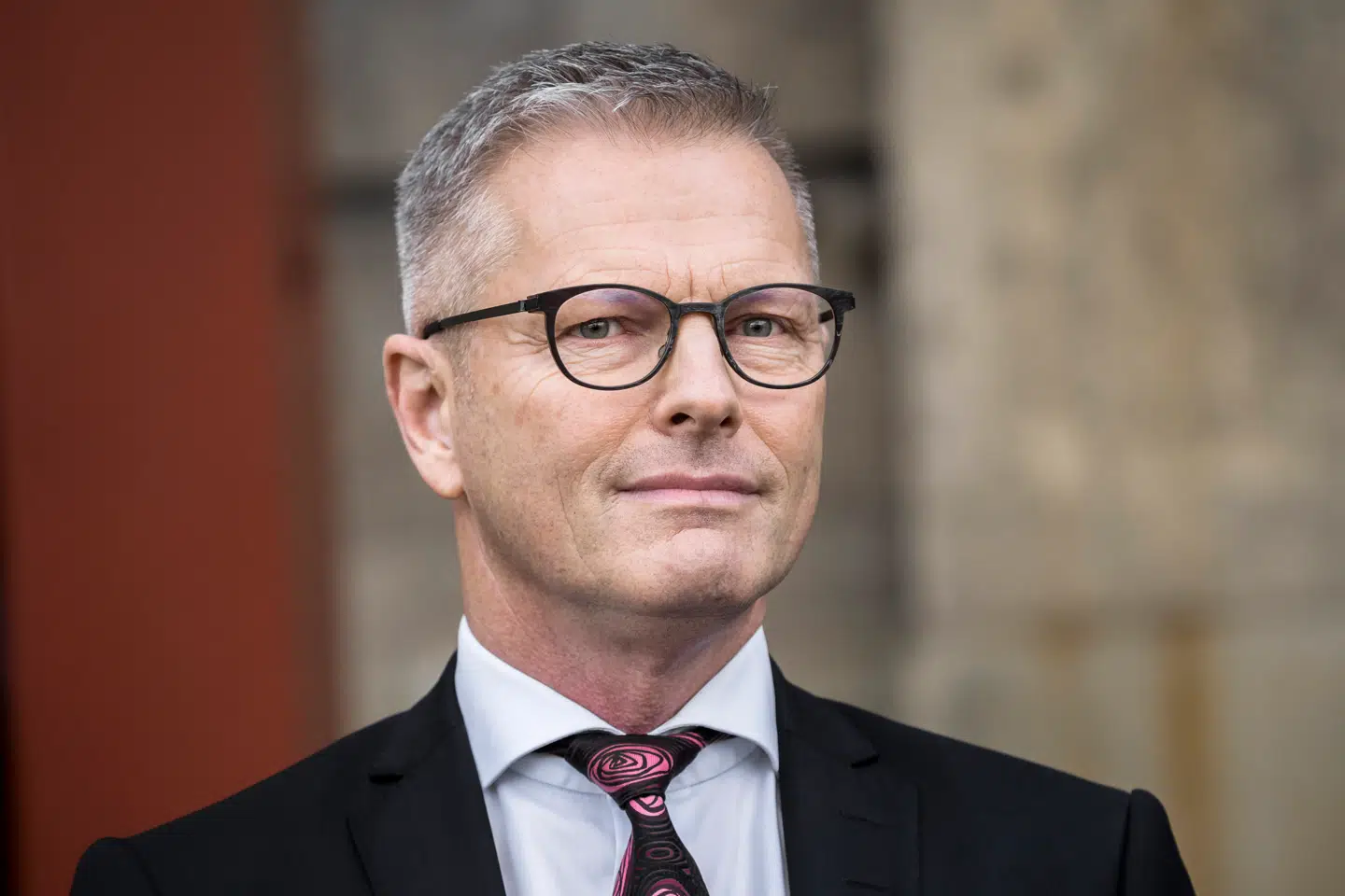 Han var sundhedsordfører og skældte ud på tobaksindustrien. Men han har selv søgt penge fra en tobaksfond.