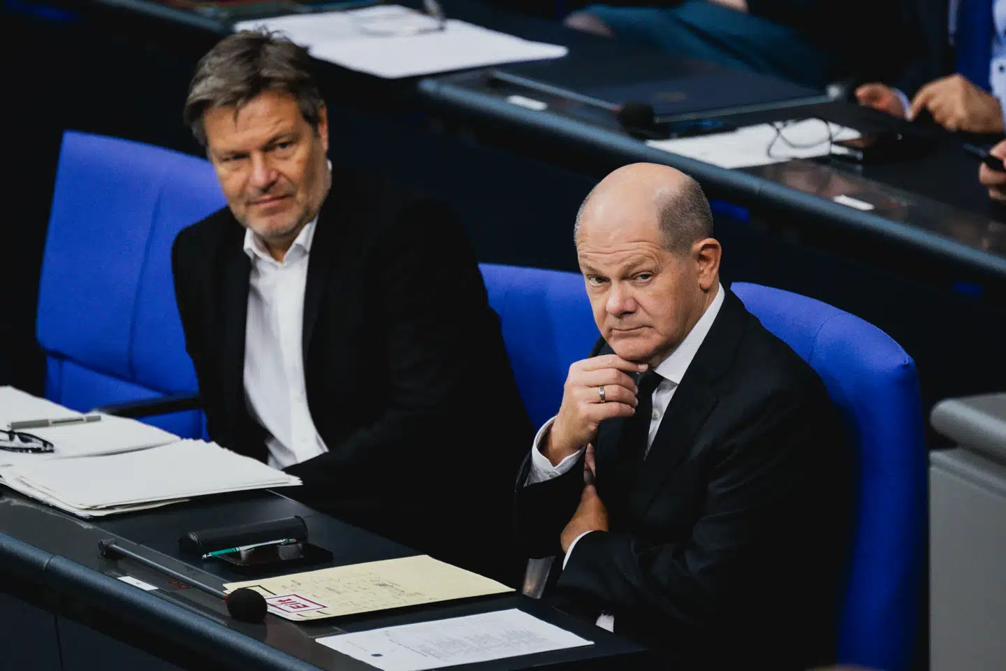 Tysklands kansler Olaf Scholz (H) er i strid med De Grønnes Robert Habeck (V) efter at have sagt nej til en akut budgetforøgelse på tre milliarder euro til Ukraine. Arkivfoto: Florian Gaertner, Scanpix
