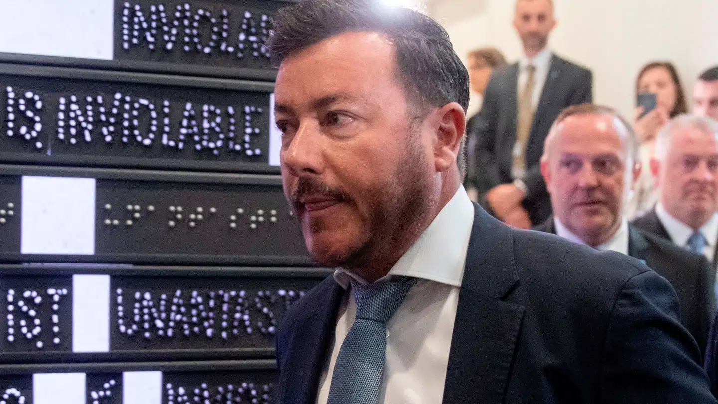 Mangemilliardær er blevet pågrebet.