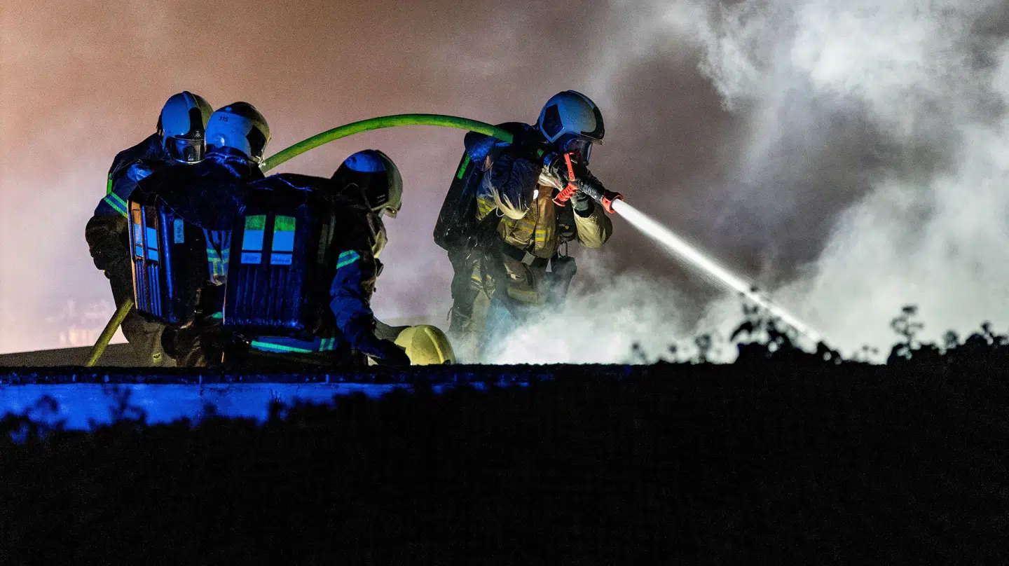 Ild i bygning på Bygmestervej i København.