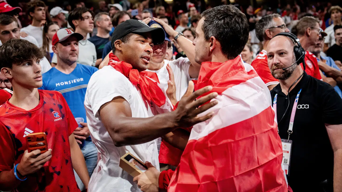 Mads Mensah i tårer efter finalen i Paris.