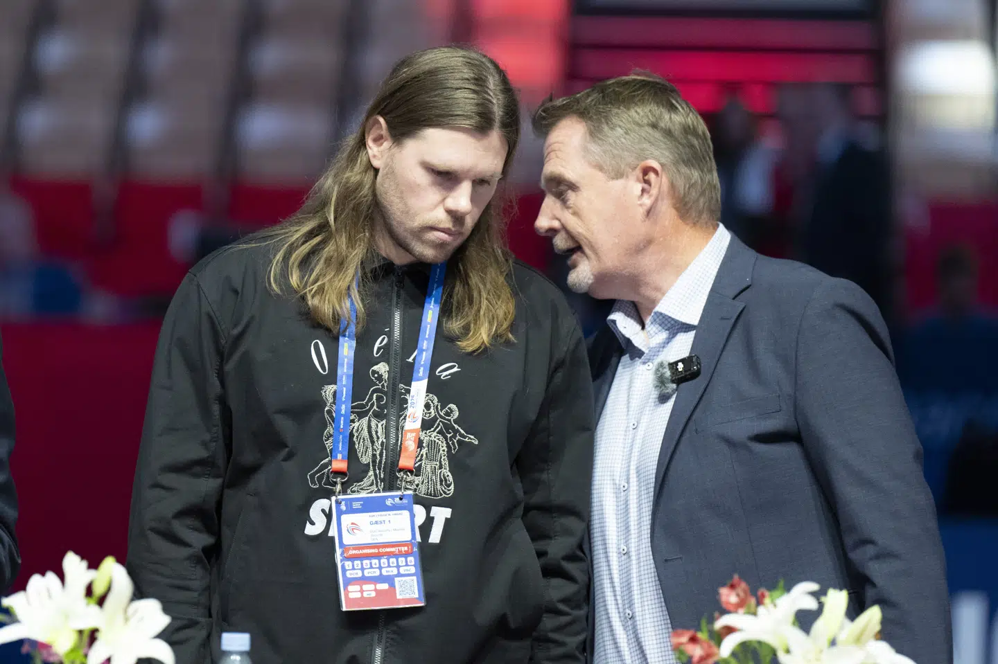 Mikkel Hansen blev lørdag præsenteret som en af ambassadørerne for den amerikanske håndboldsatsning af projektets direktør, Mads H. Winther (til højre).