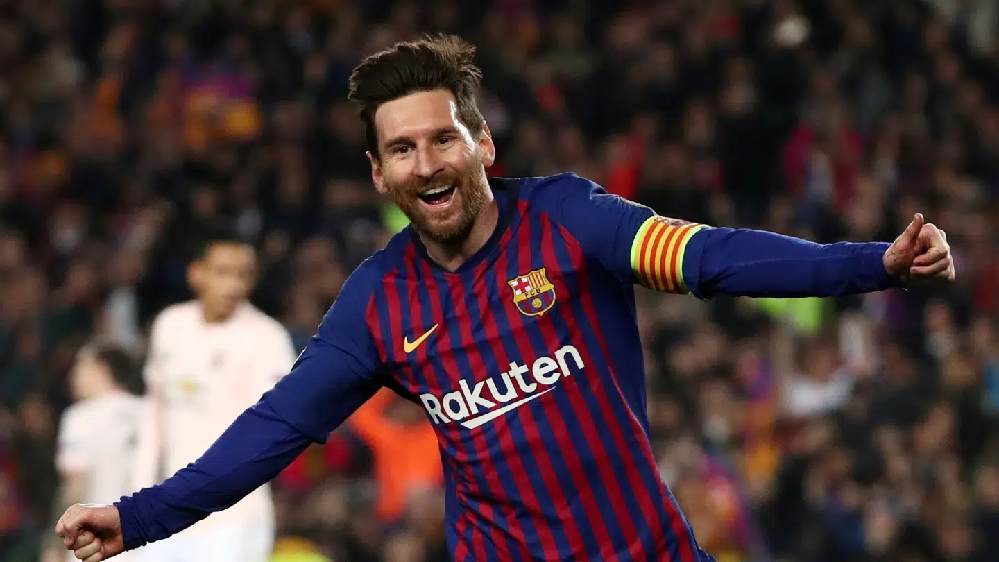 Lionel Messi har angiveligt fortalt en spansk journalist, at han pønser på en chokerende retur til Barcelona.
