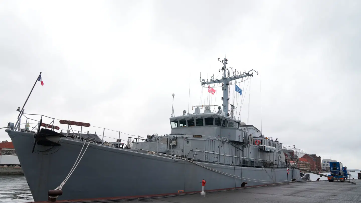 NATOs flådefartøjer ligger søndag fortøjet i Københavns havn. De skal deltage i Natos forstærkede indsats i Østersøen.