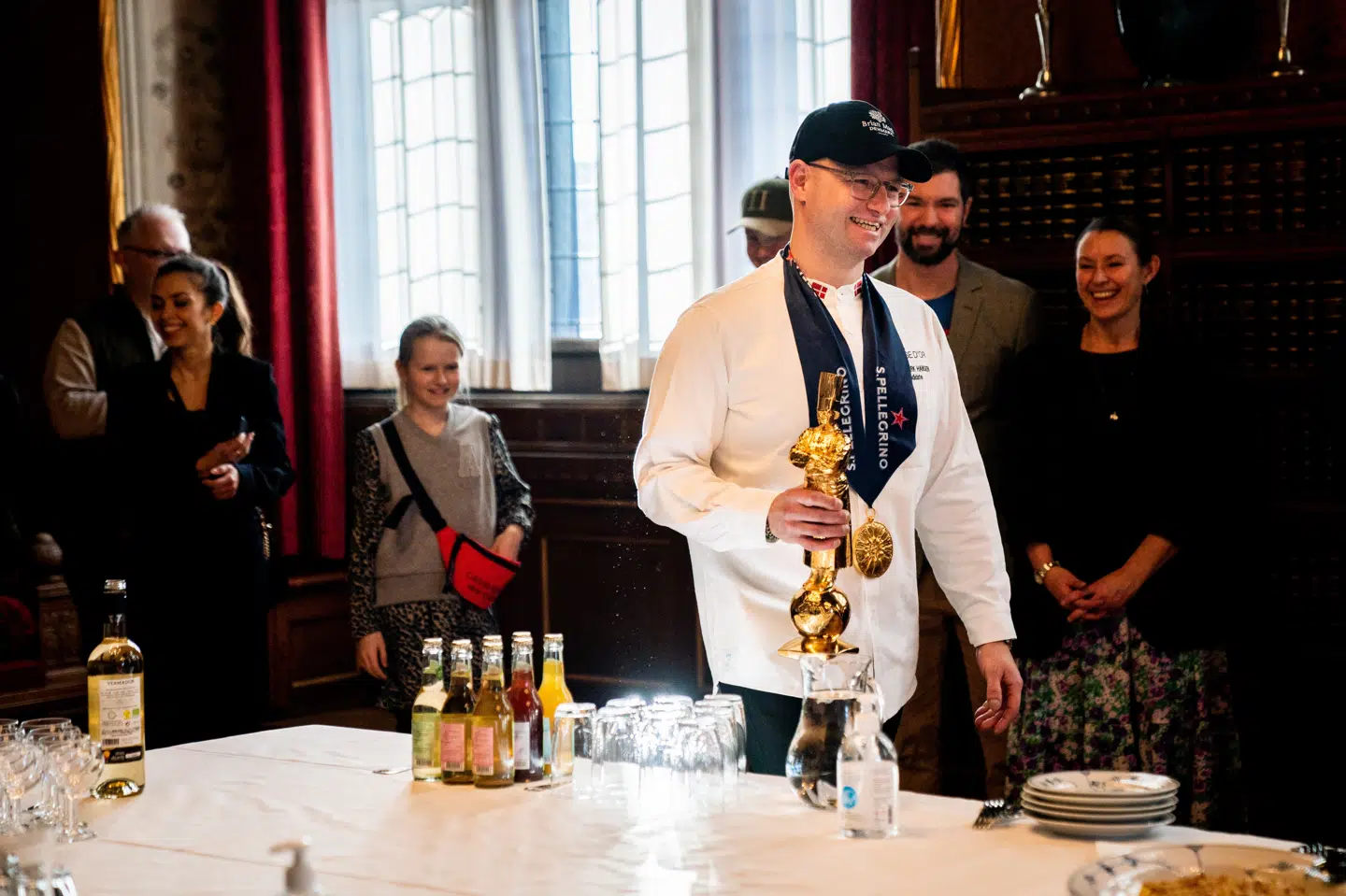 Den danske kok Brian Mark Hansen blev fejret på Københavns Rådhus efter at have vundet guld ved Bocuse d'Or i 2023.