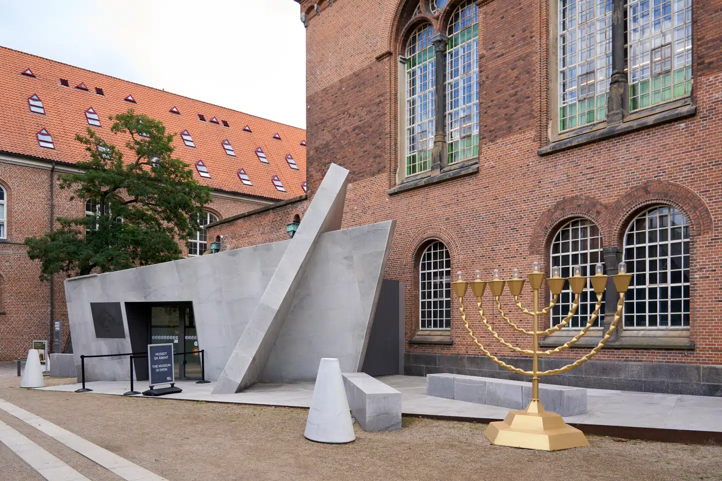 Dansk Jødisk Museum holder i dag et arrangement, i forbindelse med at det er 80-årsdagen for befrielsen af Auschwitz.