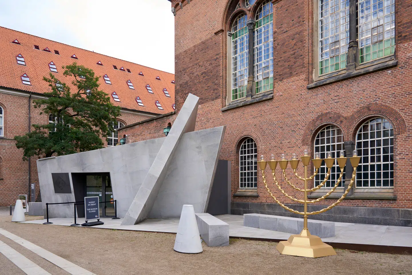 Dansk Jødisk Museum holder i dag et arrangement, i forbindelse med at det er 80-årsdagen for befrielsen af Auschwitz.