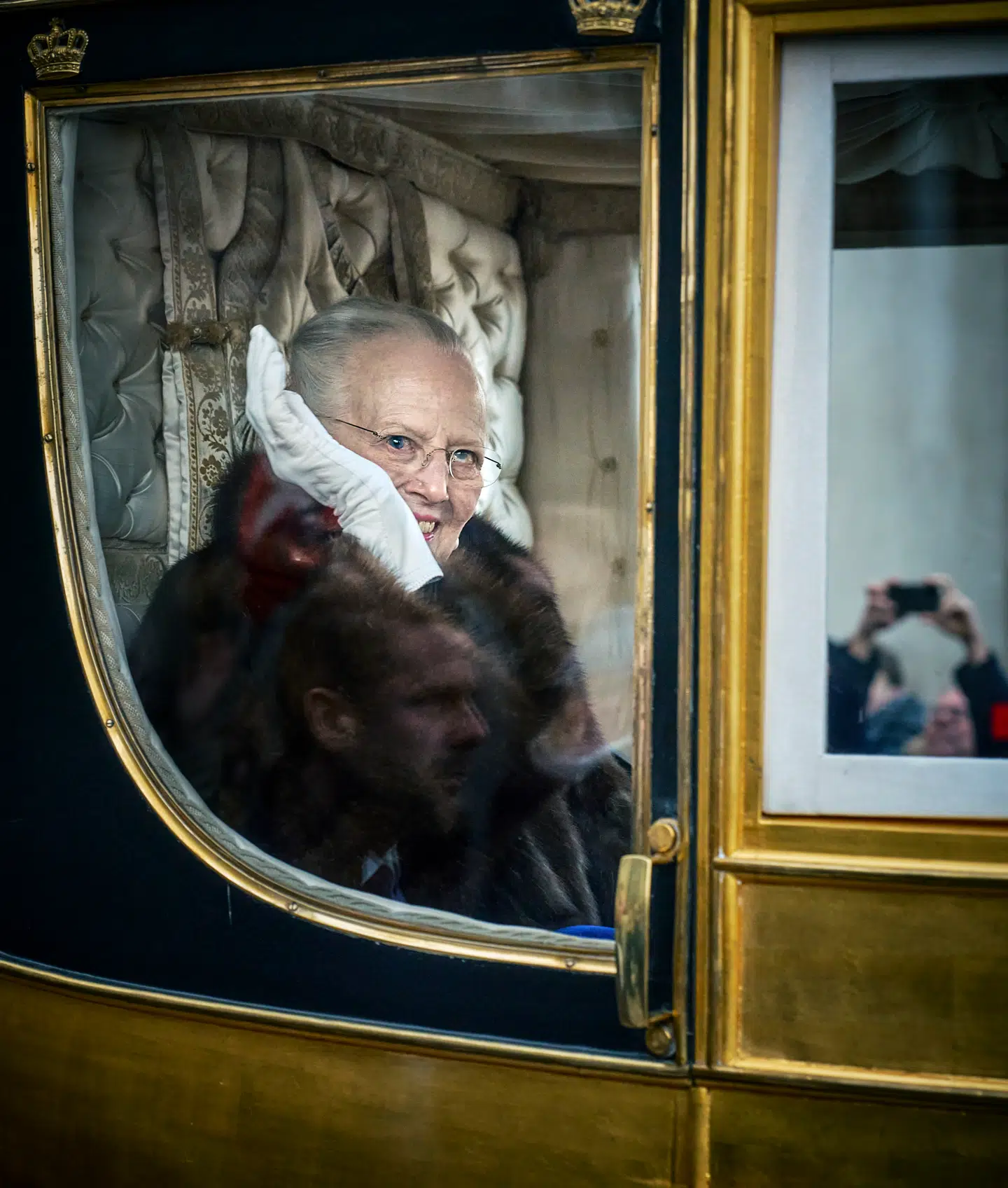 Dronning Margrethe kører hjem fra sin sidste nytårskur på Christiansborg.