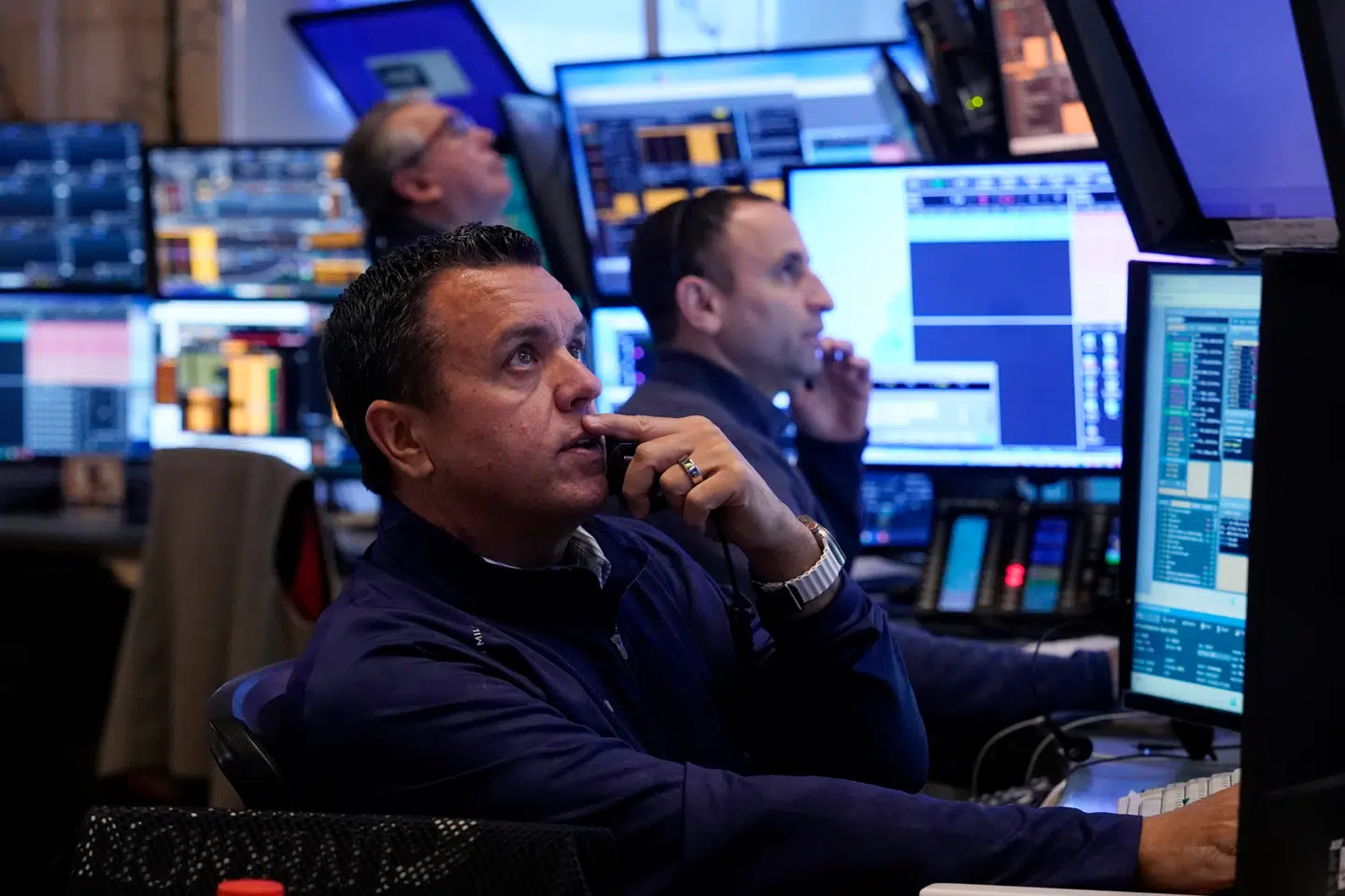 Amerikanske aktier blive sendt ned i børsåbningen mandag.