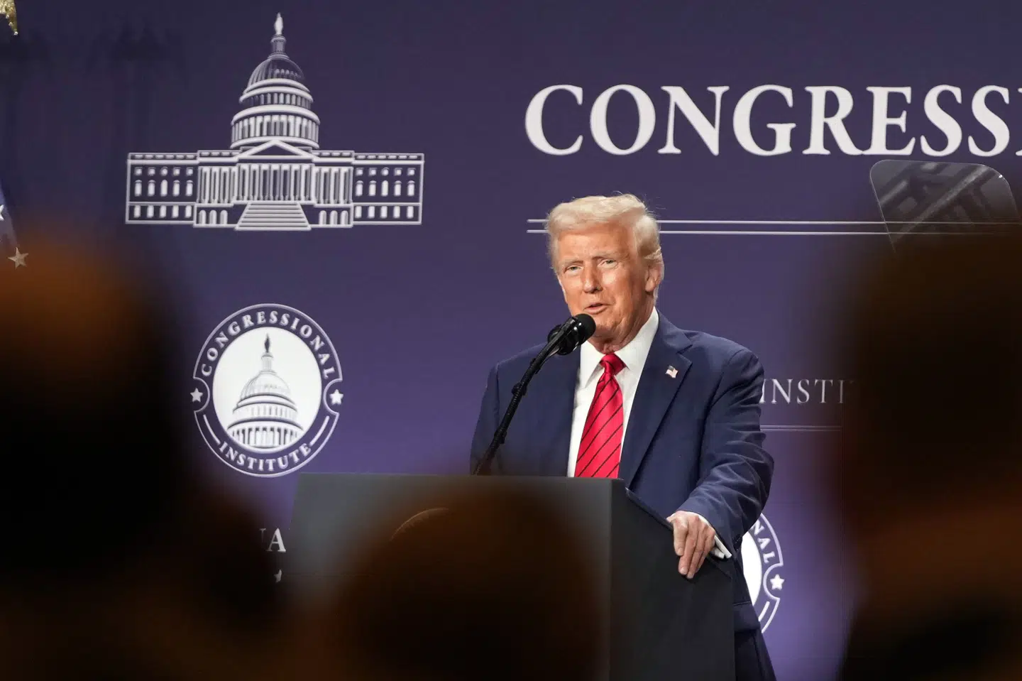 Præsident Donald Trump sagde mandag, at "den transkønnede ideologi skal sendes langt ud af militæret".