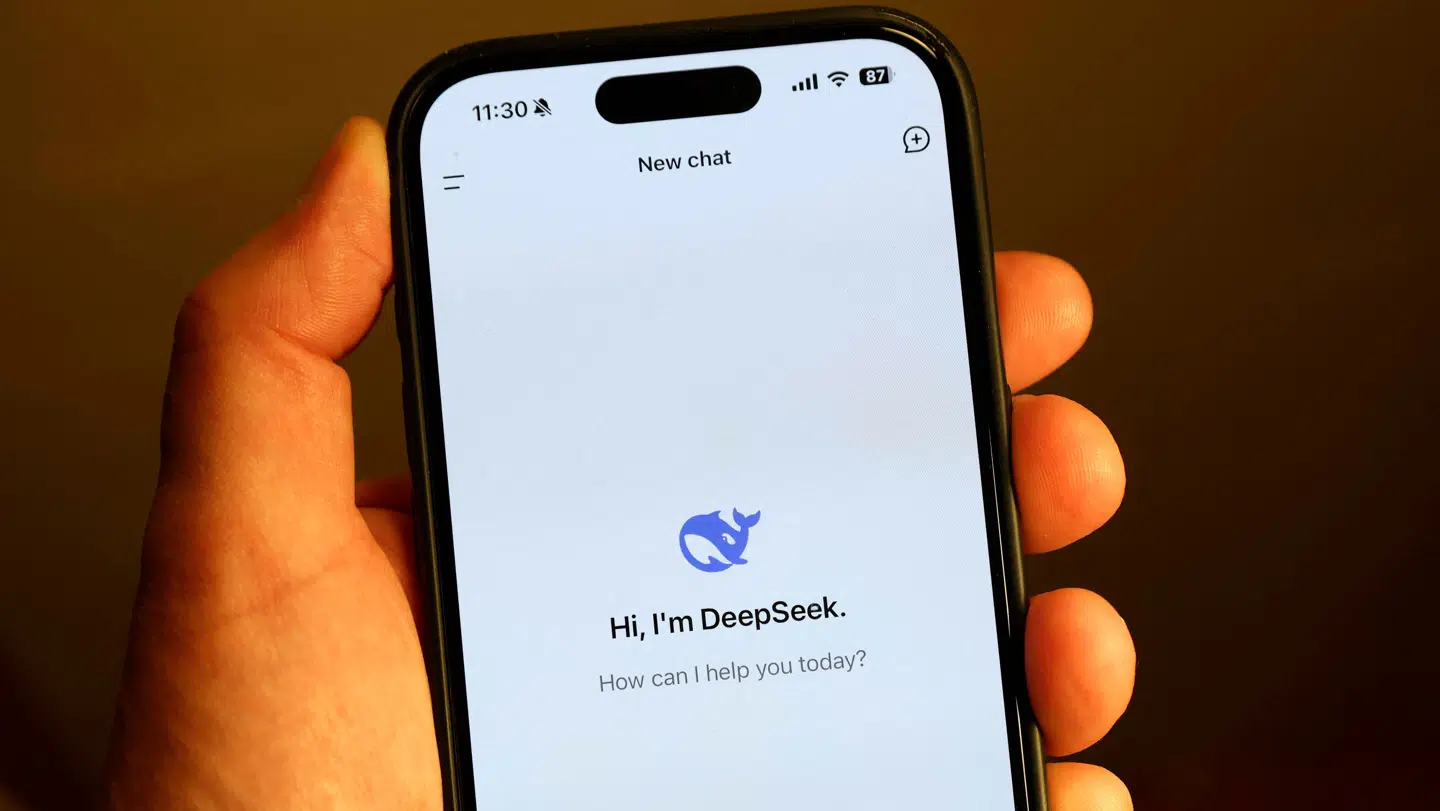 DeepSeek har omkring et år på bagen og er eksploderet, siden firmaet præsenterede en ny AI-model i sidste uge.
