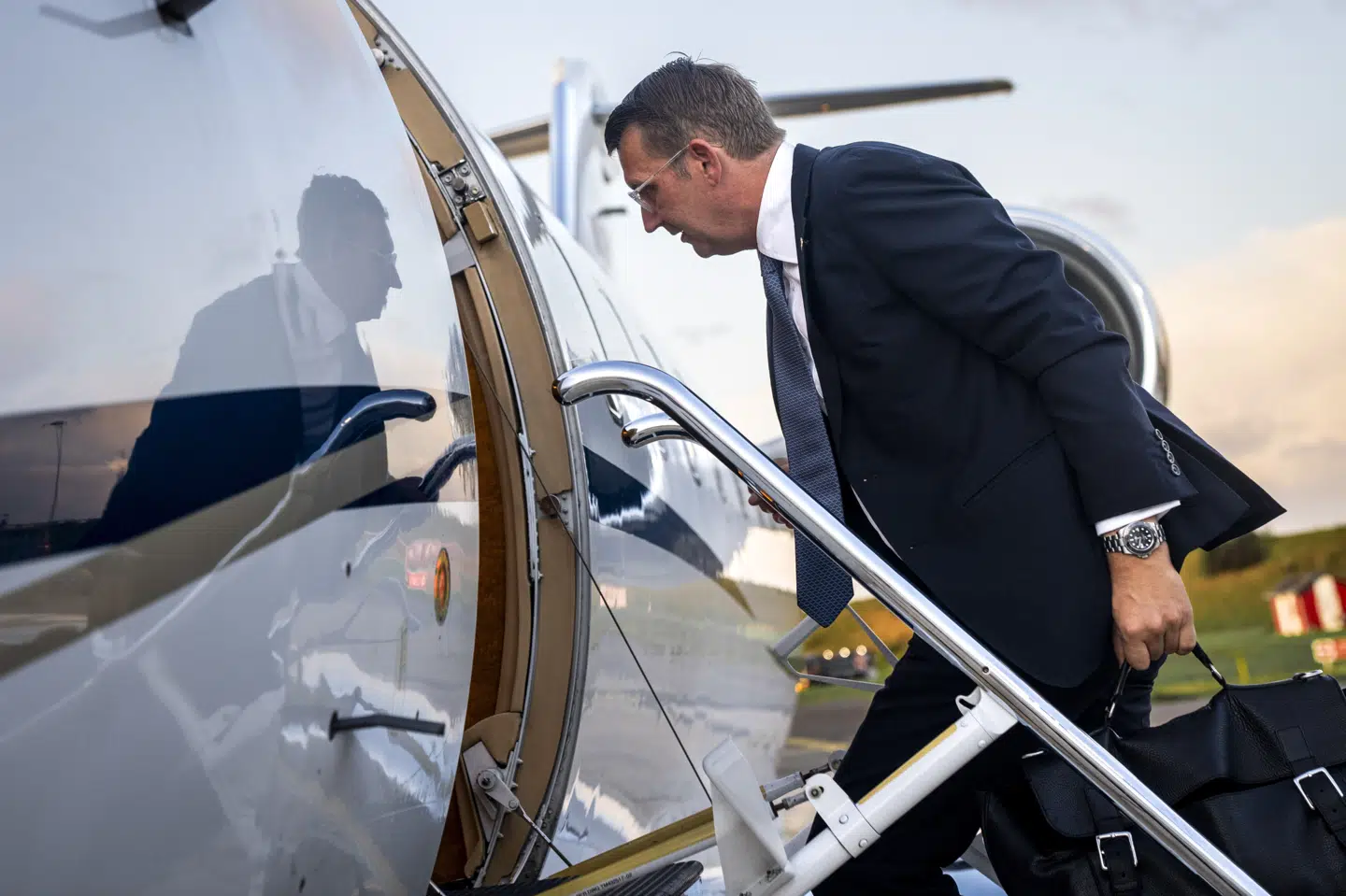 Forsvarsminister Troels Lund Poulsen på vej i forsvarets Challenger-fly til møde på Ramstein-basen i Tyskland. (Arkivfoto).