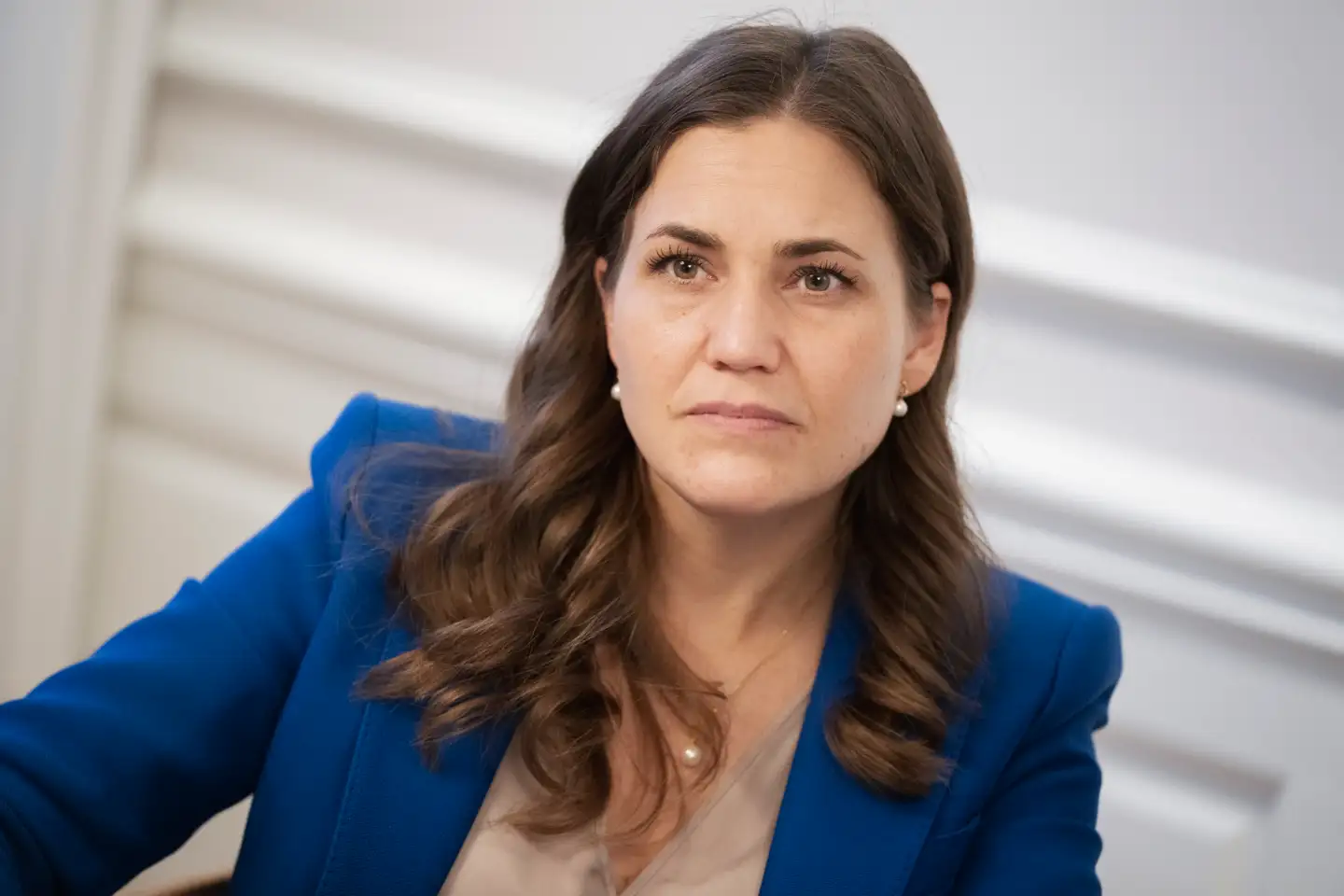 Europaminister Marie Bjerre (V) ser ikke fremgang til højrepopulistiske kræfter som en udfordring for sammenholdet i Europa. Tværtimod mener hun, at store europæiske lande har en helt forfejlet tilgang til disse partier.