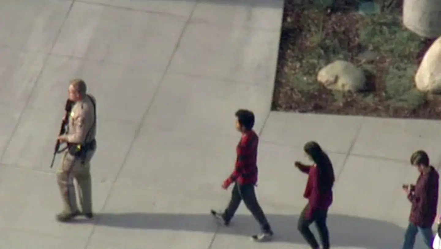 Skolens elever blev evakueret umiddelbart efter skyderiet.