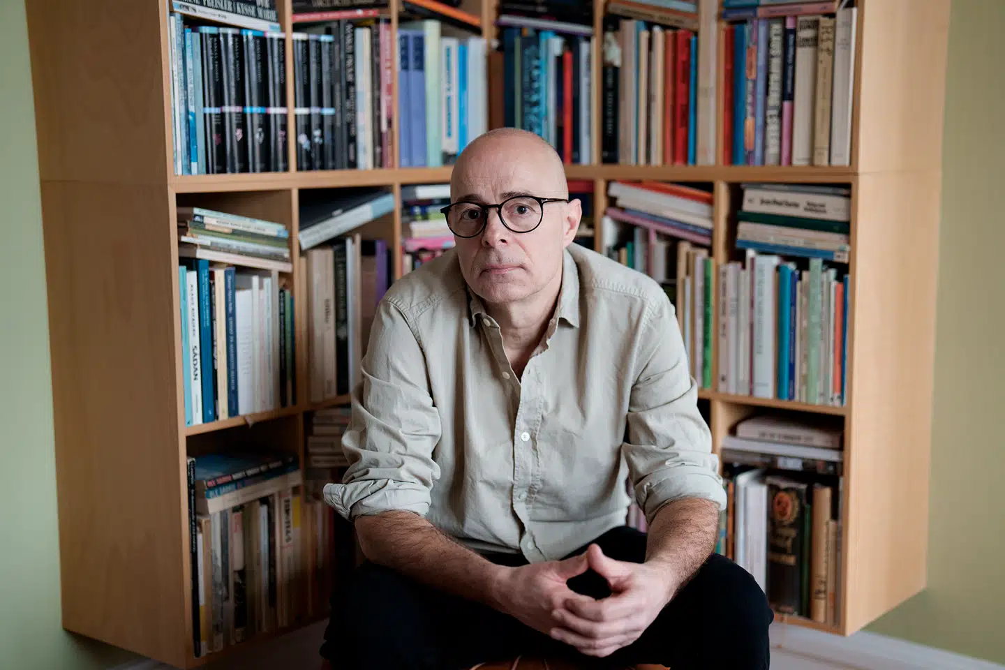 Forfatteren Niels Frank er aktuel med romanen »Det slutter her«, der er en selvstændig opfølger til bestselleren »Fanden tage dig«, som handler om mordet på hans søster.